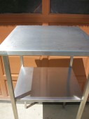 Table haute centrale 75 x 75