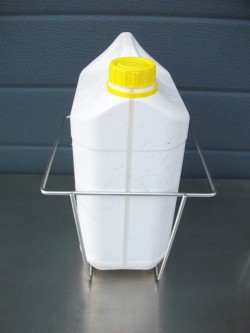 Supports muraux inox pour bidon