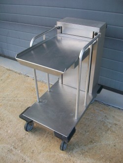 Chariot à plateaux