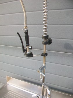 Plonge inox + robinet douchette