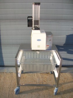 Coupe pain sur chariot