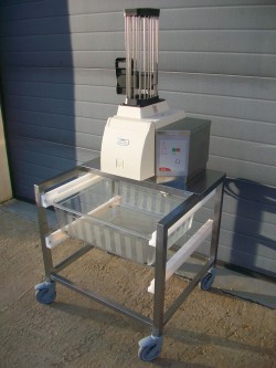 Coupe pain sur chariot