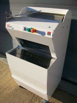 Trancheuse à pain automatique