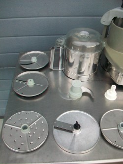 Combiné cutter / coupe légumes