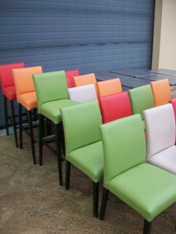 Tables + chaises restaurant