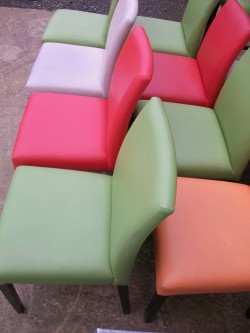 Tables + chaises restaurant