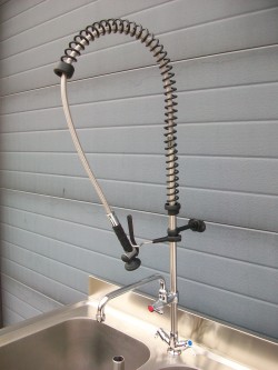 Plonge inox + robinet douchette