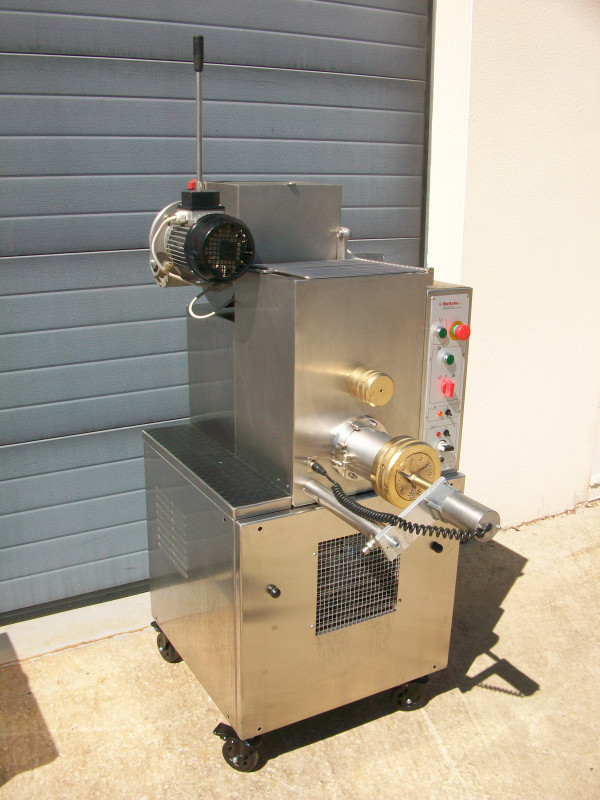 Machine à pâtes