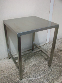 Table centrale 70 x 70