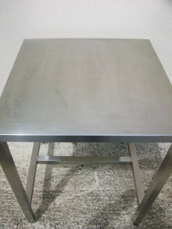 Table centrale 70 x 70