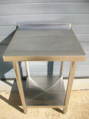 Table adossée 61 x 61
