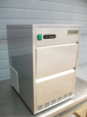 Machine à glaçons 28 kilos