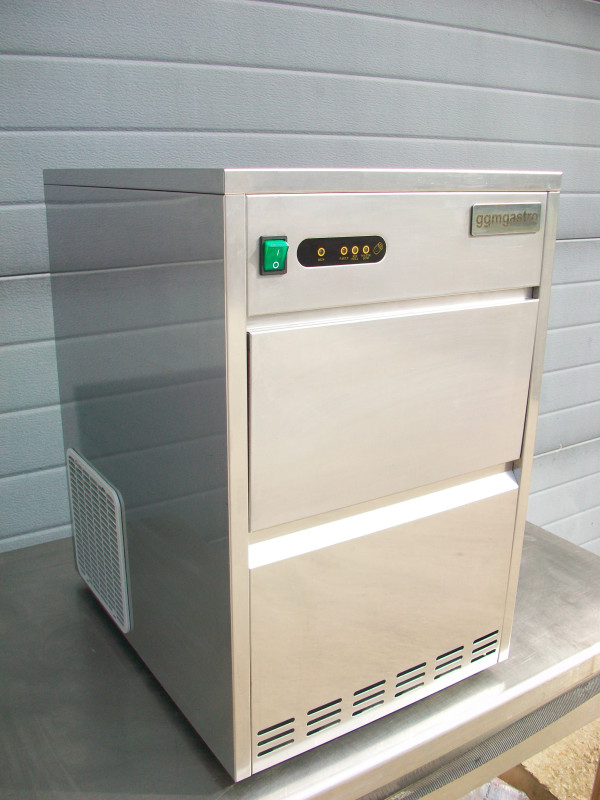Machine à glaçons 28 kilos
