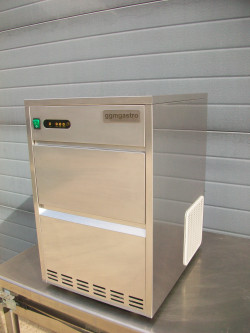 Machine à glaçons 28 kilos